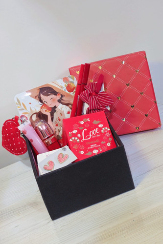 پک هدیه قرمز کادویی