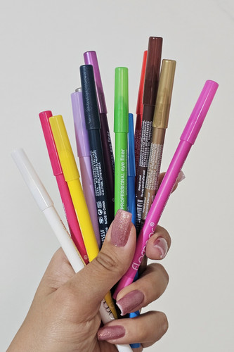 مداد چشم نئونی